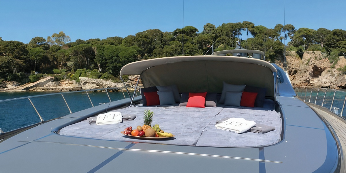 Аренда моторной яхты Mangusta 108 JFF во Франции